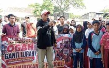 ​Pilkades Belum Dimulai, Ratusan Warga Sudah Serbu Rumah H. Ajan: ‘Kami Ingin Beliau Memimpin Lagi!’