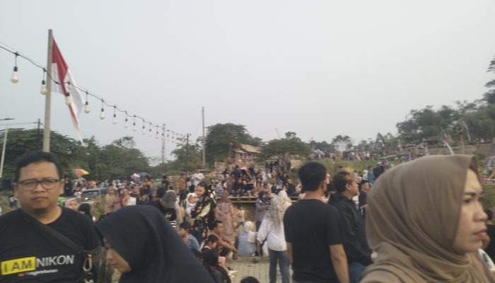 Viral di Media Sosial, Wisata Alam Gunung Sembung Purwakarta Dipadati Pengunjung yang Ingin Menikmati Sunset