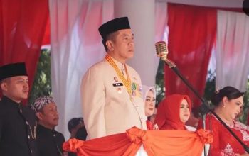 Bupati Karawang Aep Syaepulloh Menjadi Inspektur Upacara Pada HUT RI Ke 81 Tahun