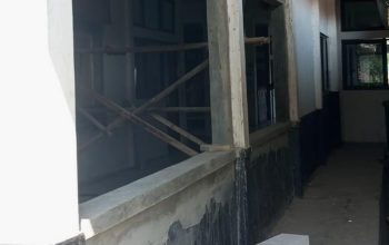 Diduga Tak Sesuai Spesifikasi, Proyek Rehabilitasi Kantor Kecamatan Banyusari Disorot Warga