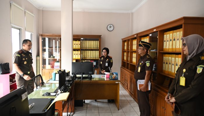 Kajati Jabar Dorong Jajaran Kejari Cimahi dan Kota Bandung Tingkatkan Kinerja dan Integritas