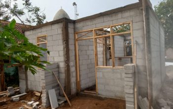 Diduga Tak Sesuai RAB, Besi Proyek Ruilahu di Mekarpohaci Disorot, Papan proyek Juga Tak Terpasang