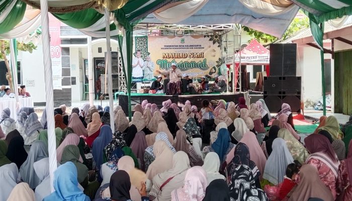 PEMDES KALANGSURYA BERSHALAWAT: KADES LILI SUHERMAN GELAR MAULID NABI MUHAMMAD SAW MERIAH DI KANTOR DESA