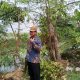 Kades Kedungjeruk Turun ke Lapangan, Bersihkan Irigasi Demi Lancarnya Aliran Air ke Sawah