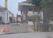 PERADI Karawang Kritik Barrier Gate Mapolresta: Pelayanan Publik Malah Bikin Ribet, Askun Desak Dicabut
