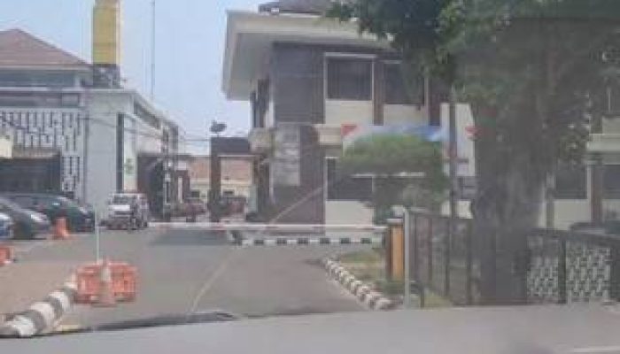 PERADI Karawang Kritik Barrier Gate Mapolresta: Pelayanan Publik Malah Bikin Ribet, Askun Desak Dicabut